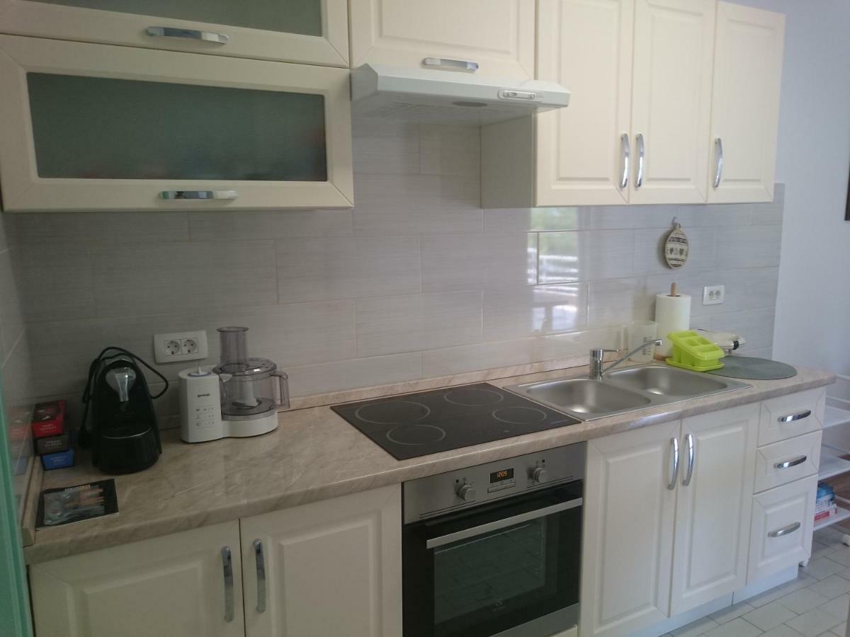 Appartamento Apartman Sanja Rovigno Esterno foto