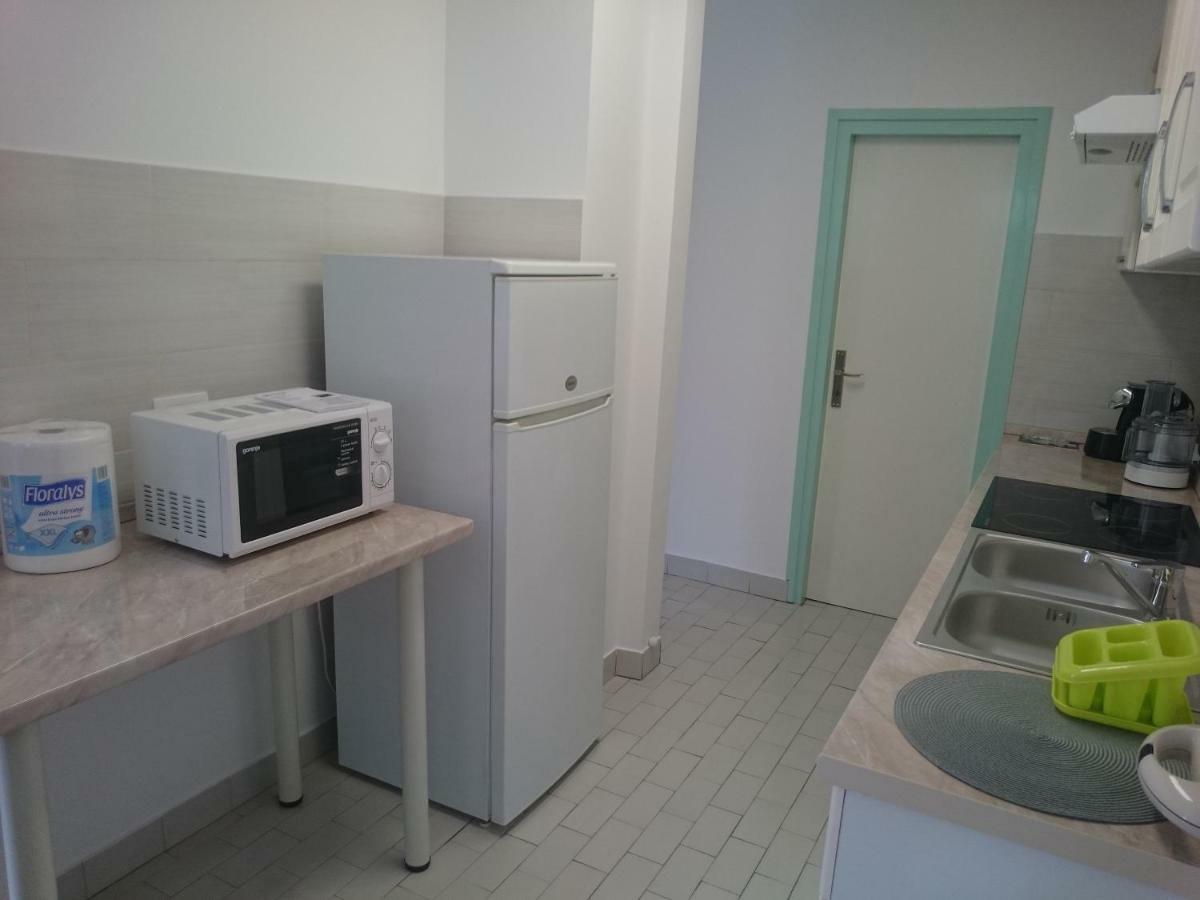 Appartamento Apartman Sanja Rovigno Esterno foto