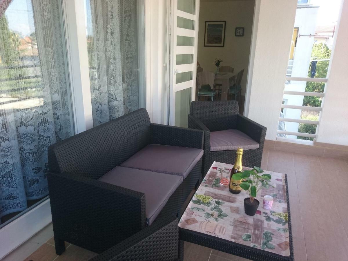 Appartamento Apartman Sanja Rovigno Esterno foto